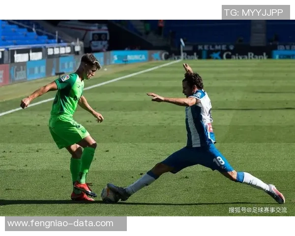 国王杯精彩对决：里昂大胜切尔西乌龙球引发全场狂欢分析